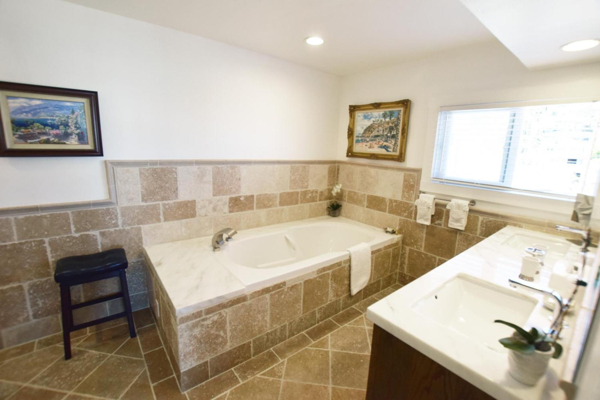 Catalina Courtyard Suites Avalon Ngoại thất bức ảnh